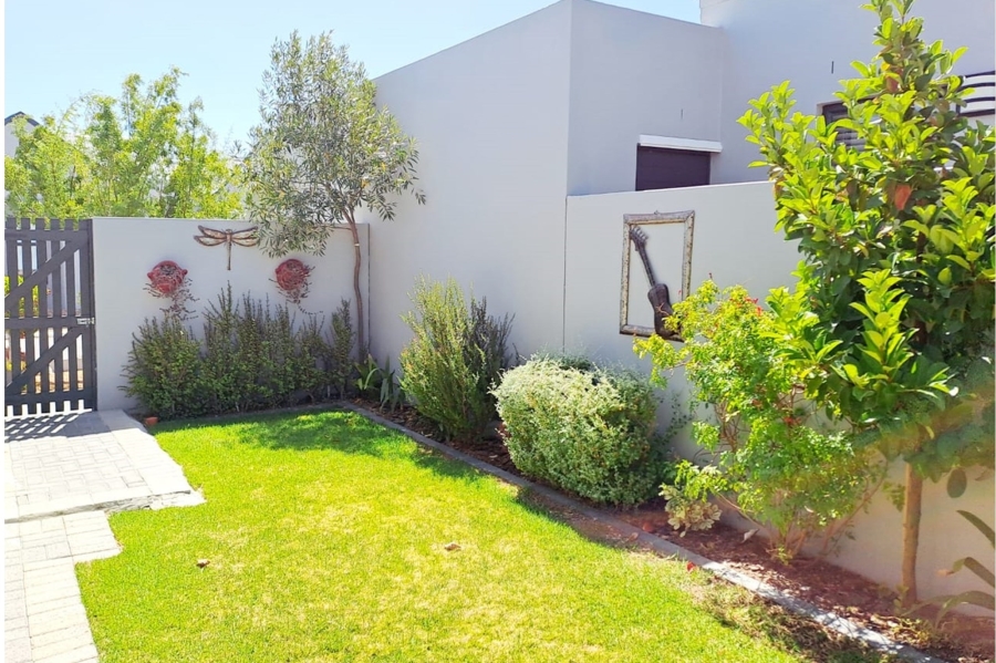 3 Bedroom Property for Sale in Aan de Wijnlanden Western Cape